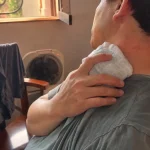 Bouton de chaleur adultes : peau rougie et compresse fraîche